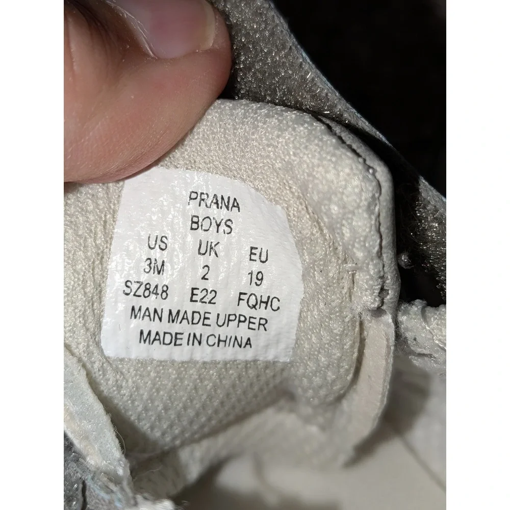 Stride Rite Surprize Gray Sneakers Machine Washable Memory Foam Size 3M‎ NEW